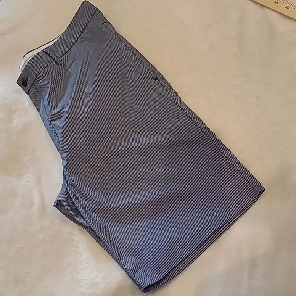 Greg Norman sz 36 dress shorts navy blue and gray checked